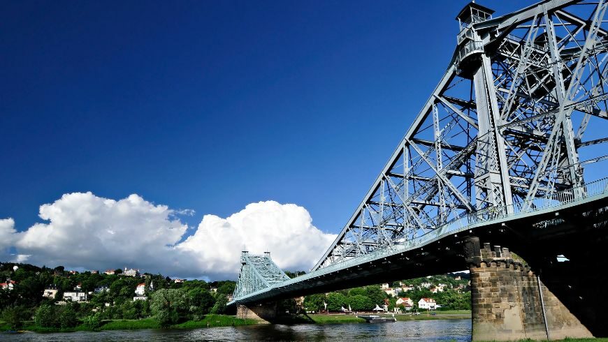 Loschwitz bridge in Dresden