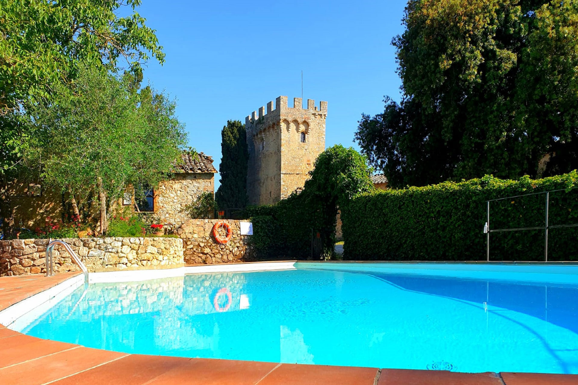 Green Farmhouse in Tuscany