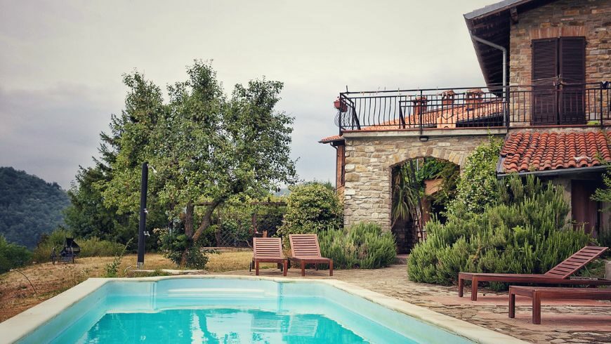 The pool of Valtidone Verde Farmhouse