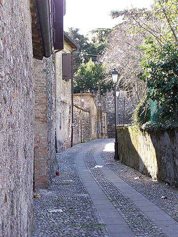 Small street in Bornato 