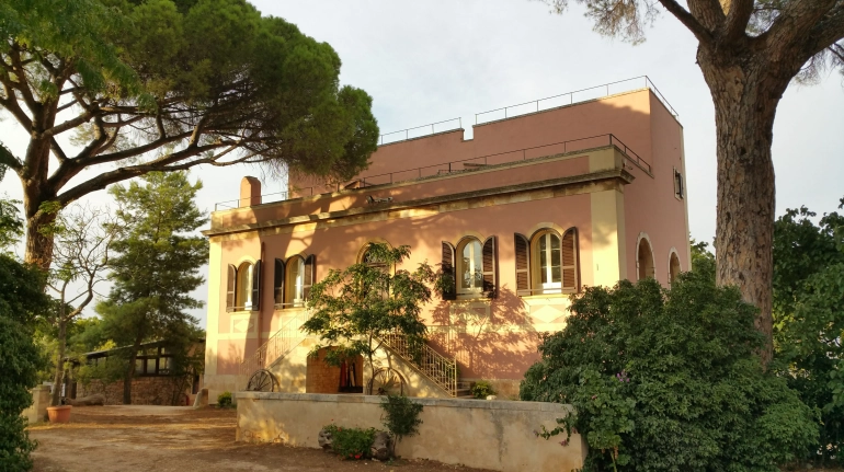Organic Farmhouse Serragambetta, in the Alta Murgia of Puglia
