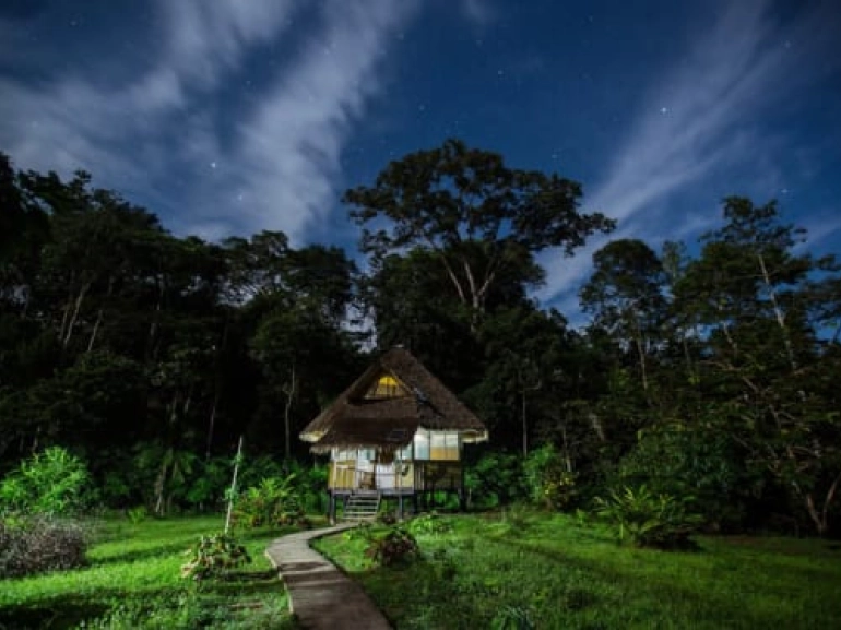 Eco-friendly accommodation in the Tambopata National Reserve 