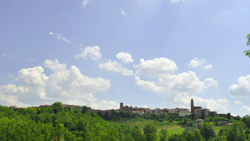 Montechiaro d'Asti: view of the town and the bell tower