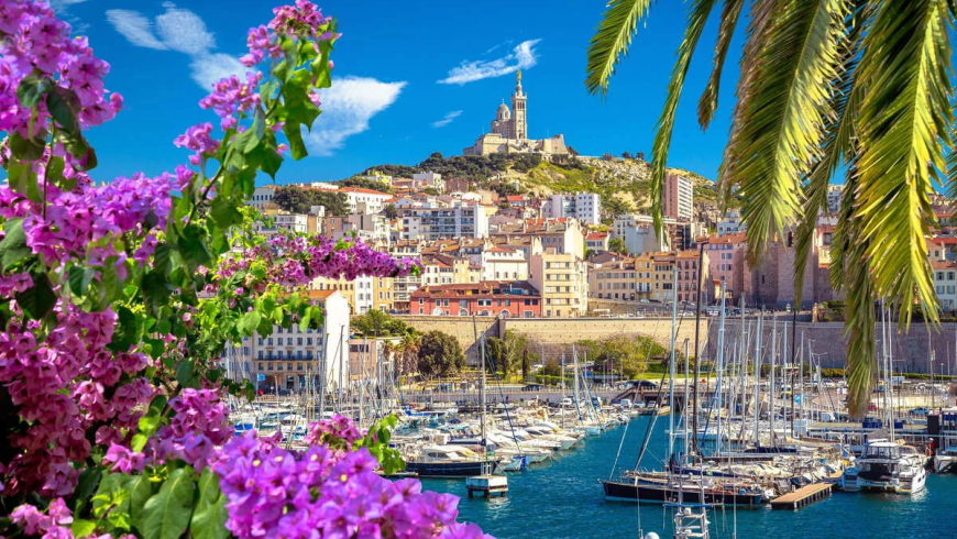 Sustainable Travel from Marseille to Cassis: Hiking the Calanques and Exploring the Mediterranean Coast