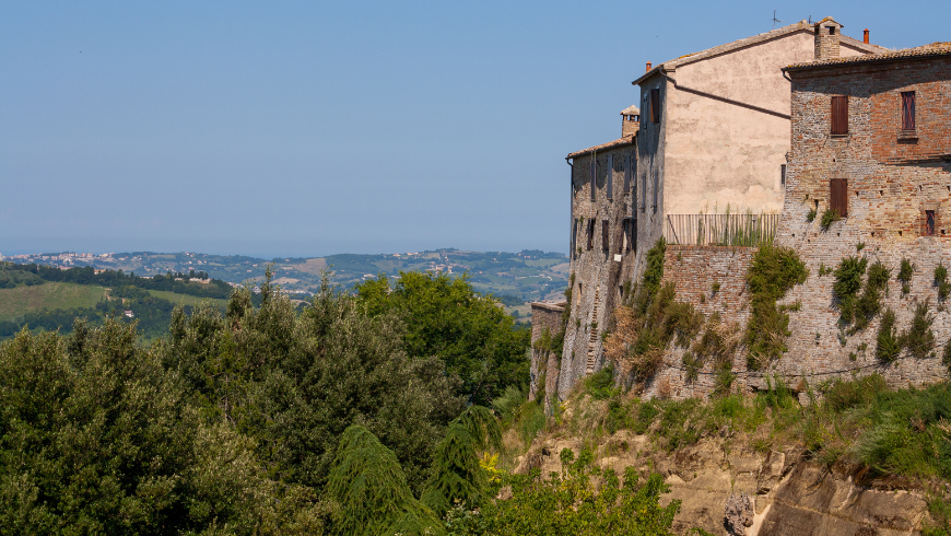 Offagna, among the villages of Conero