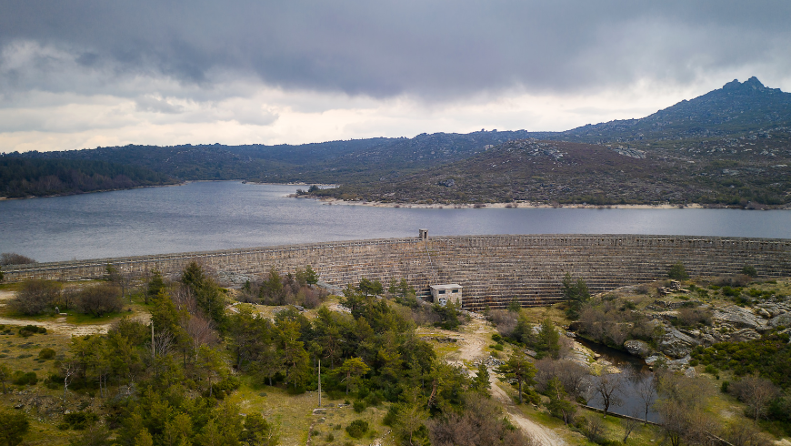 Vale do Rossim is an unmissable destination for people interested in river beaches in Portugal