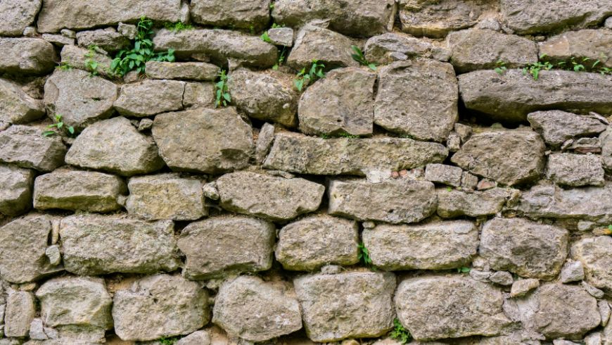Dry-stone wall