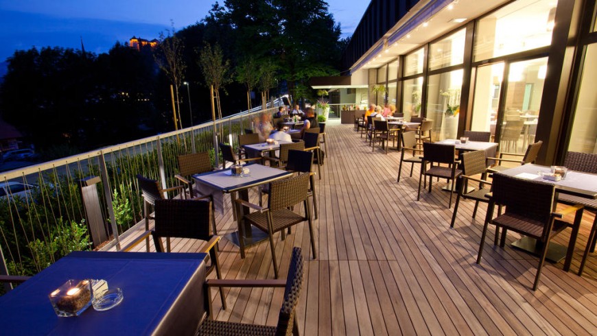 Tischchen und Restaurant von Hotel Astoria, Bled