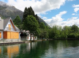 Plužna See. Grünes und umweltfreundliches Reisen nach Slowenien