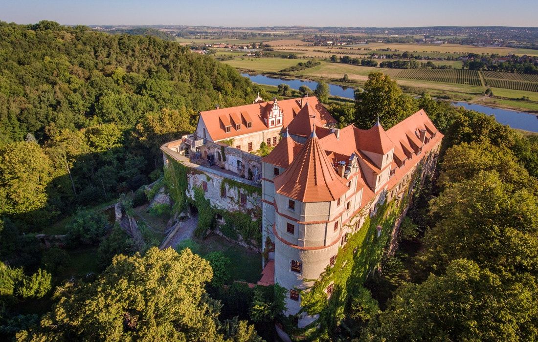 Luftansicht Schloss Scharfenberg in Sachsen