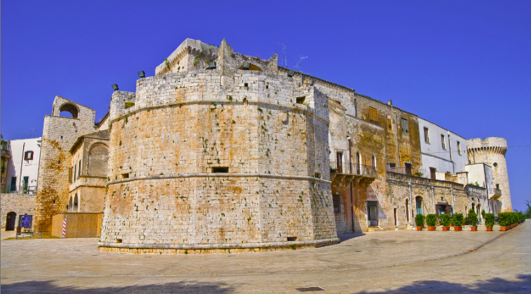 Das Schloss von Conversano in den südlichen Murgen.