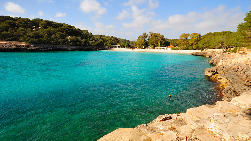 Cala Mondragò, Mallorca, España. Un mar de ensueño: las 30 playas más bellas de España