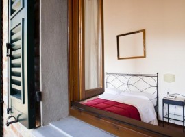 Las habitaciones de Casa Olivo, Durmiendo en un antiguo pueblo de Italia
