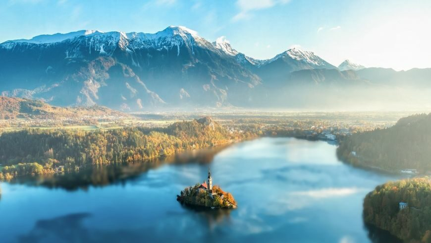 Eslovenia es otro destino ecológico. Imagen de Walkerssk vía Canva Pro