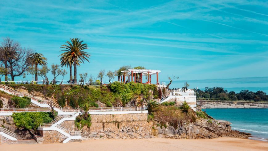 Playa y jardines de Piquio, a 20 minutos del centro de Santander