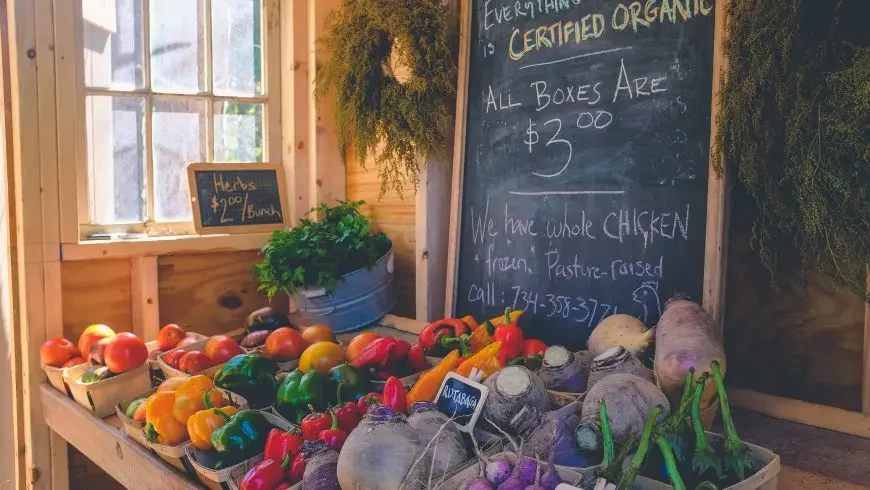 Viajar de forma sostenible: consumir productos locales