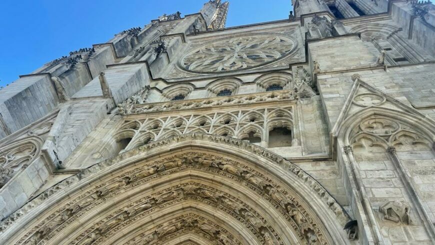 façade ornée de la cathèdrale de Bordeaux