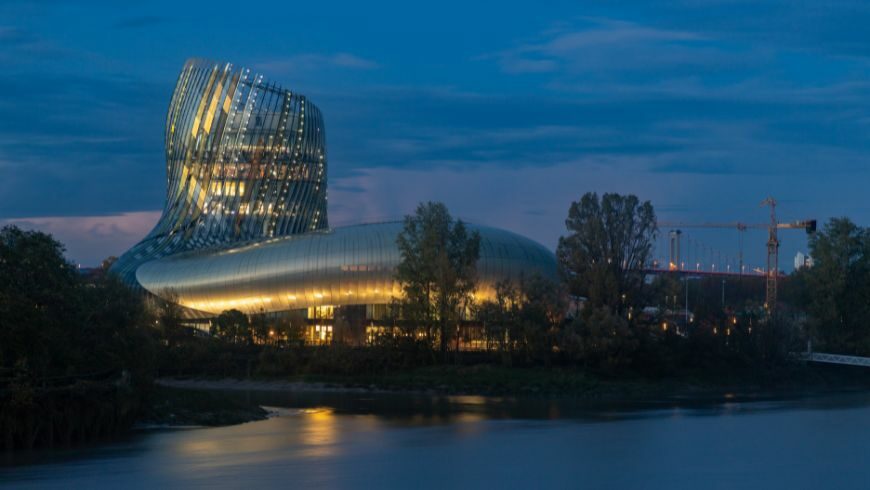 architetcure étonnante de la Cité du Vin de Bordeaux
