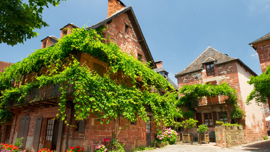 collonges-la-rouge, joyau de la diagonale du vide